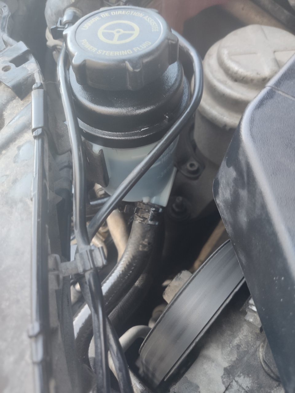 Замена бочка ГУР, датчика и промывка системы. — Ford Mondeo IV, 2,3 л ...