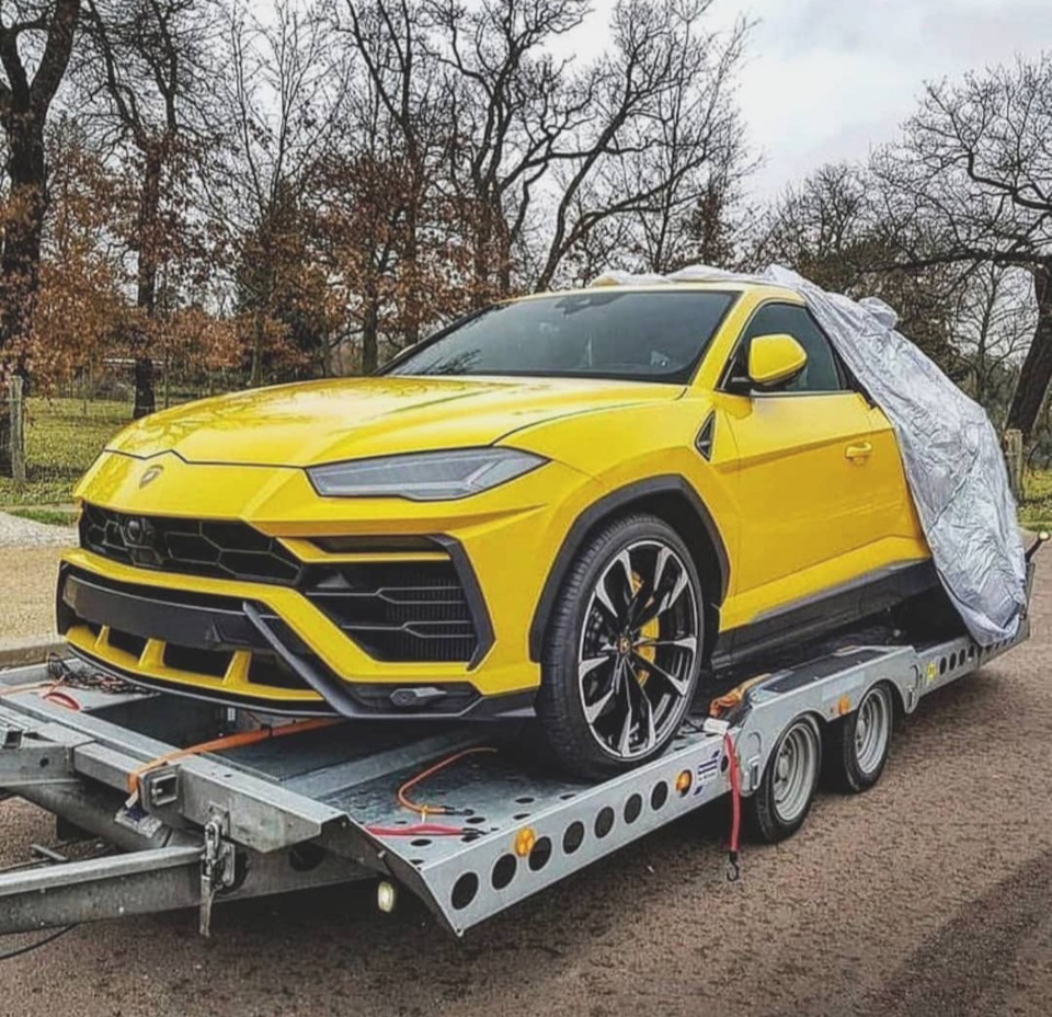 я сбросил это на lamborghini urus