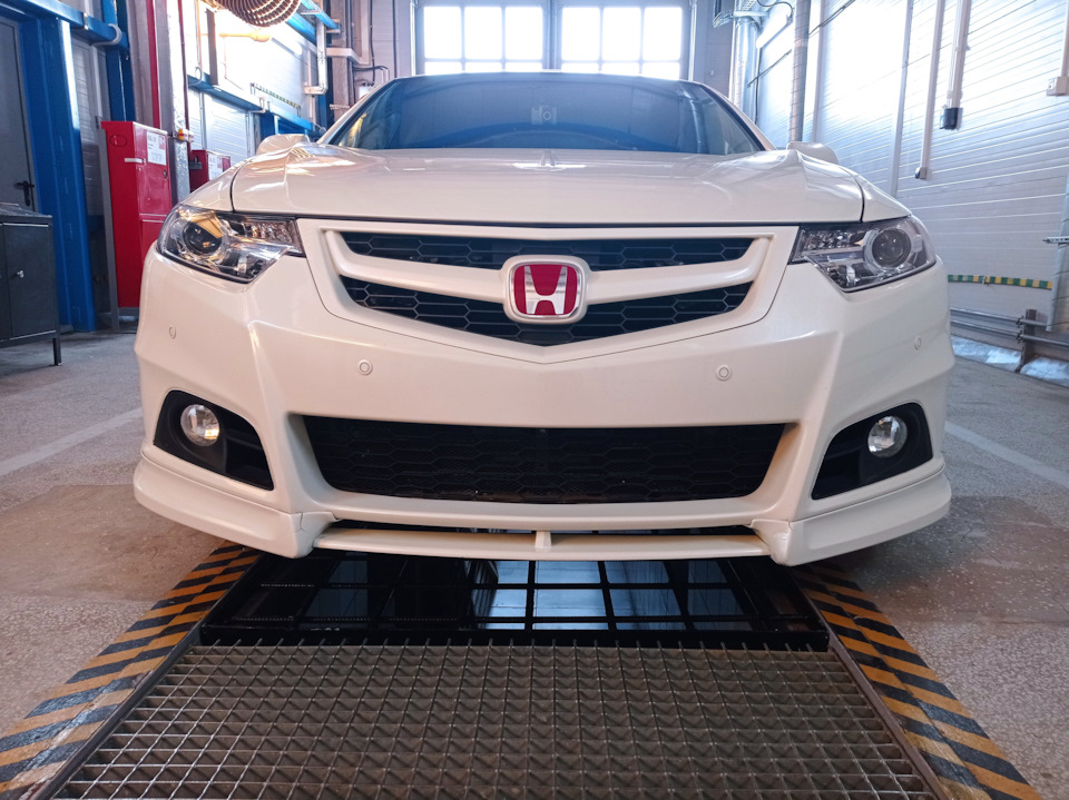 3. — Honda Accord (8G)