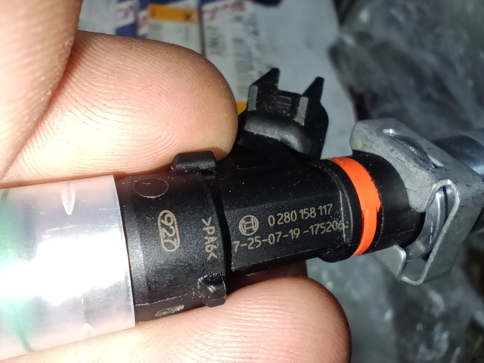 Фото в бортжурнале Audi S6 (C4). Запчасти на фото: 0280158117