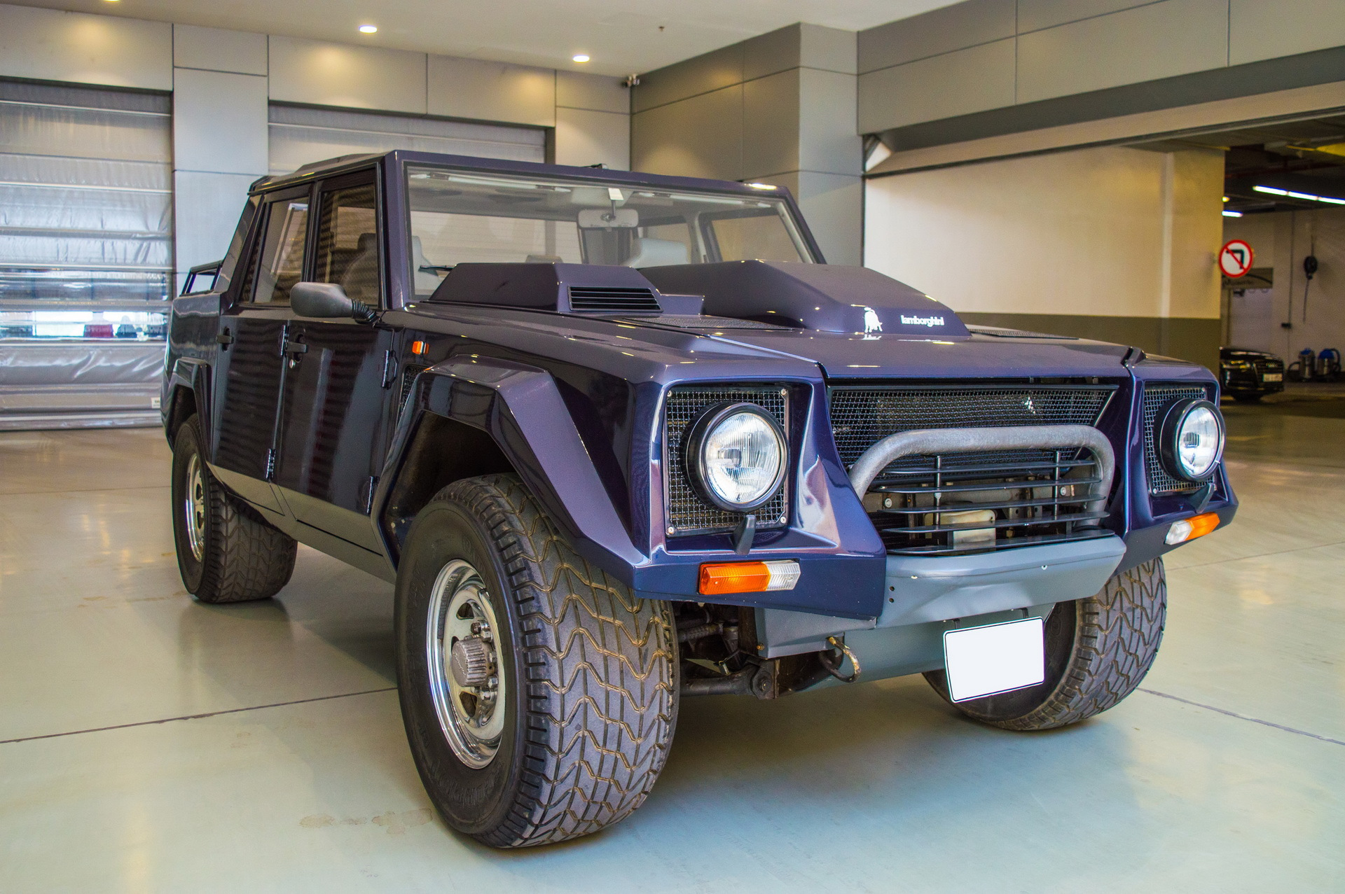 Lamborghini lm002 РІРѕРµРЅРЅС‹Р№