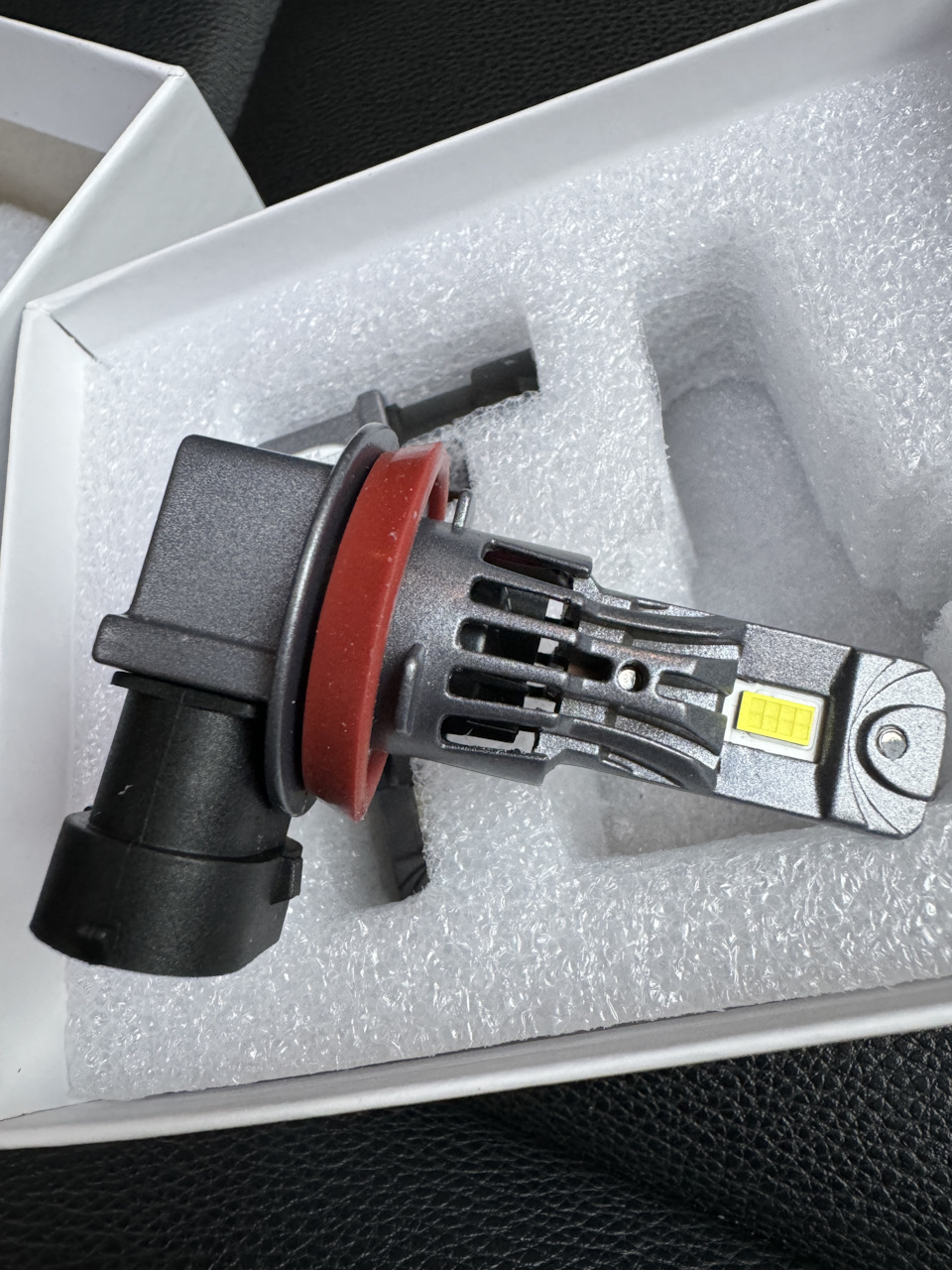 LED в ангельские глазки BMW E90 — BMW 3 series (E90), 2 л, 2010 года ...