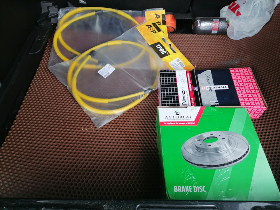 Обслуживание тормозной системы. — Lada XRAY, 1,8 л, 2017 года ...