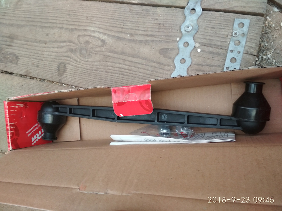 Сама стойка с транспортными чехлами. Самоконтрящиеся гайки в комплекте. — Opel Zafira B