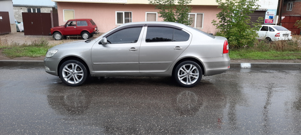 Колеса R17 — Skoda Octavia A5 Mk2, 1,6 л, 2011 года | колёсные диски ...