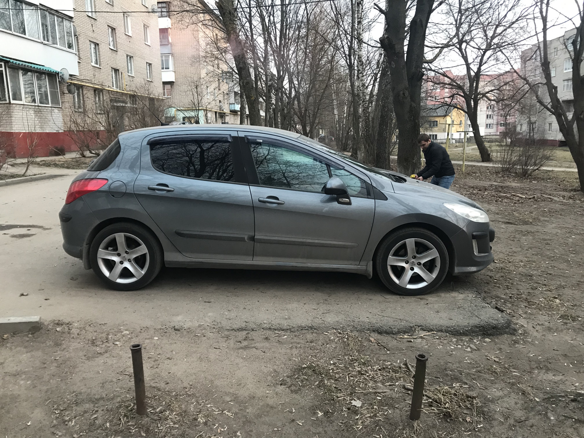 Диски 308. Диски Пежо 308 r15. Peugeot 308 колеса. Резина для Пежо 308 r16. Шины Пежо 308 r15.