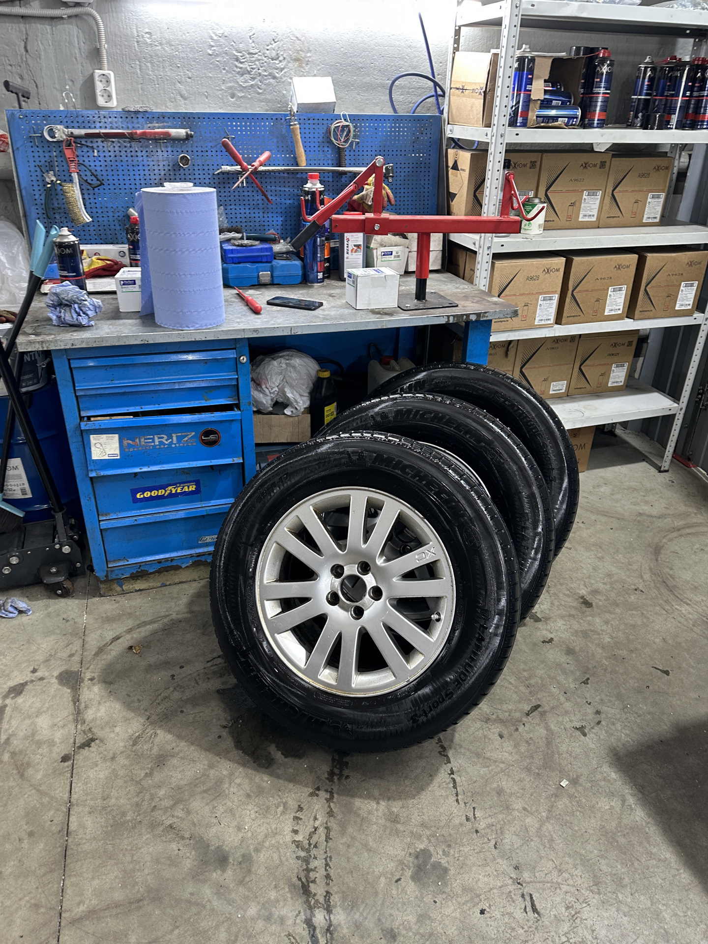 Хранение резины до 15.04.2024 / Переобулся на зимнюю резину + впервые ...