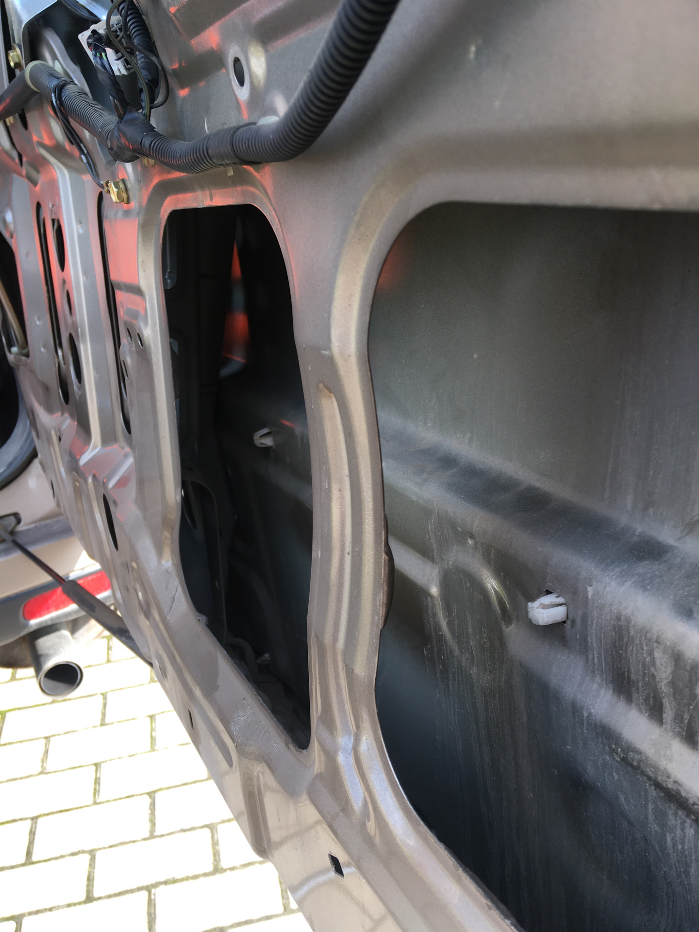 Как снять накладку двери багажника. — Honda CR-V (RD4, RD5, RD6, RD7 ...