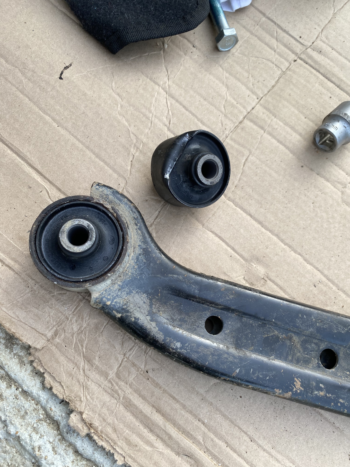 Ремонт: Замена левого ШРУСа; замена передних тормозных колодок; замена ...