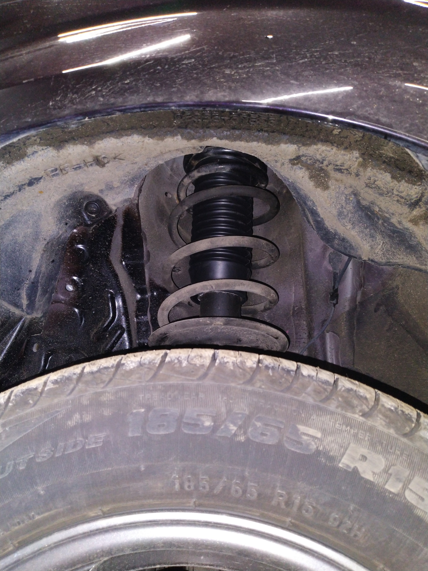 Пыльники передних амортизаторов — Toyota Spade, 1,5 л, 2015 года ...