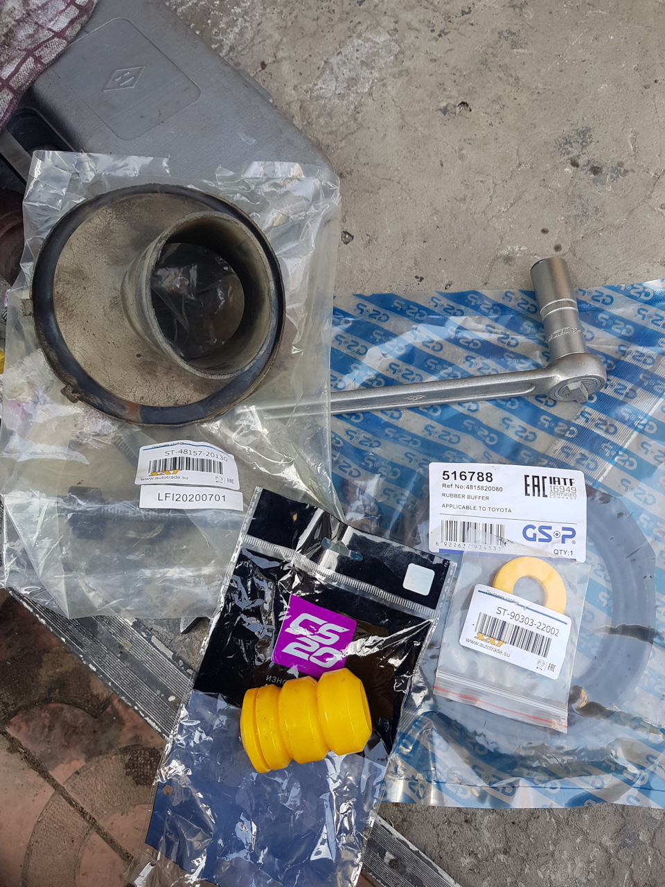 Замена стоек и различие пружин и стоек — Toyota Caldina (210), 2 л ...