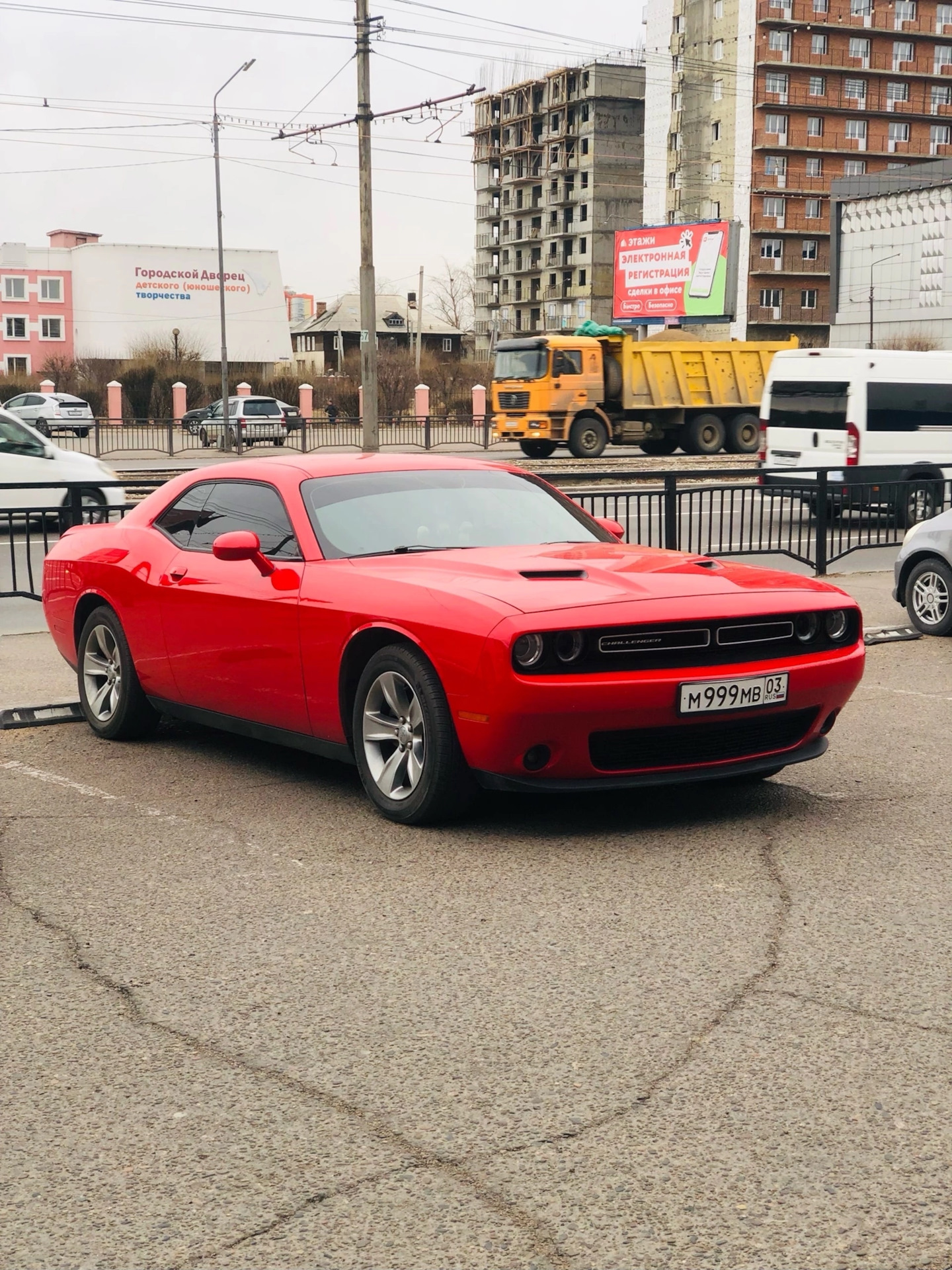 Рубрика Авто Бурятии красный Dodge Challenger — DRIVE2