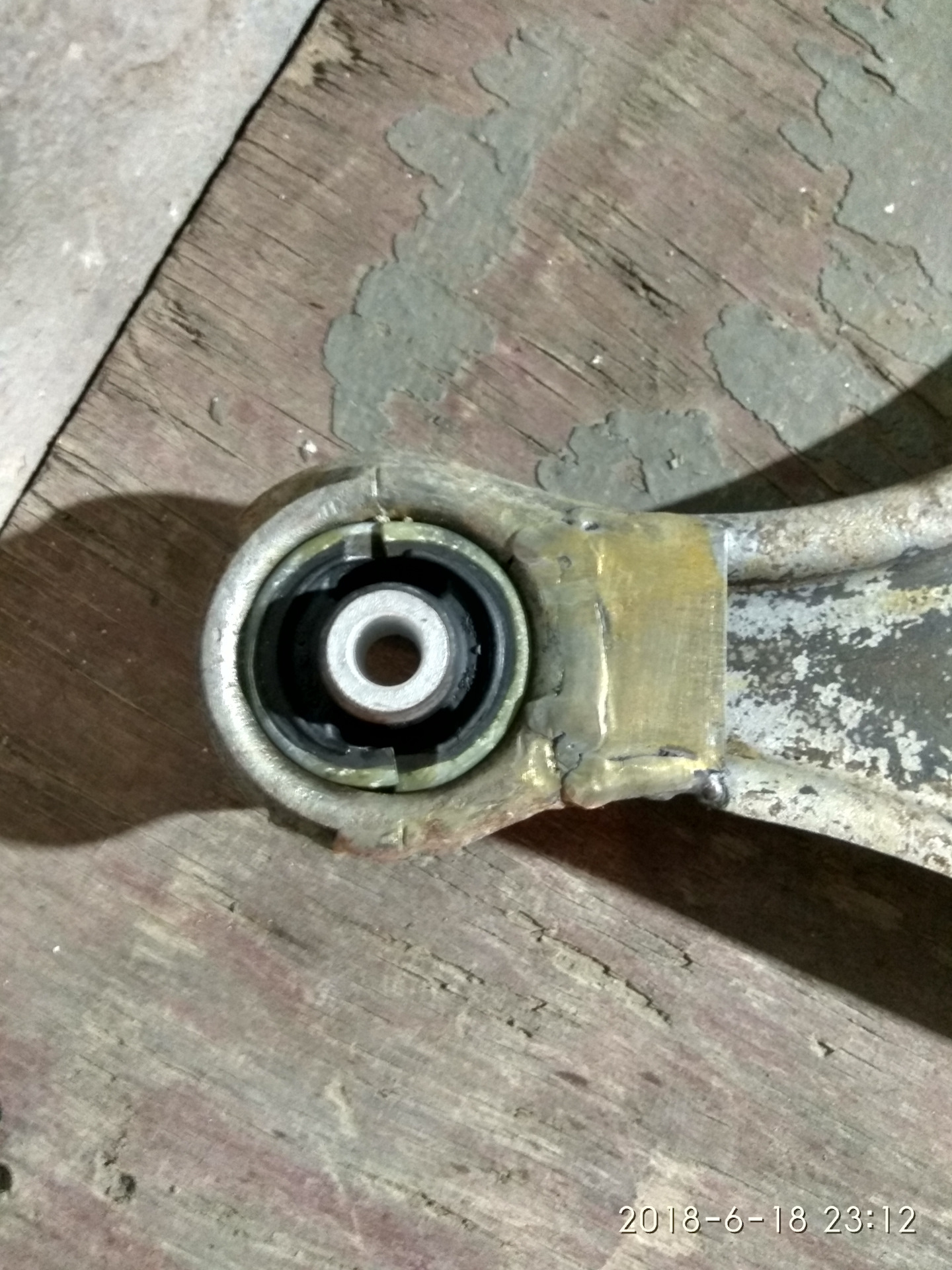 Передние сайлентблоки. — Volvo 460, 1,7 л, 1992 года | своими руками ...