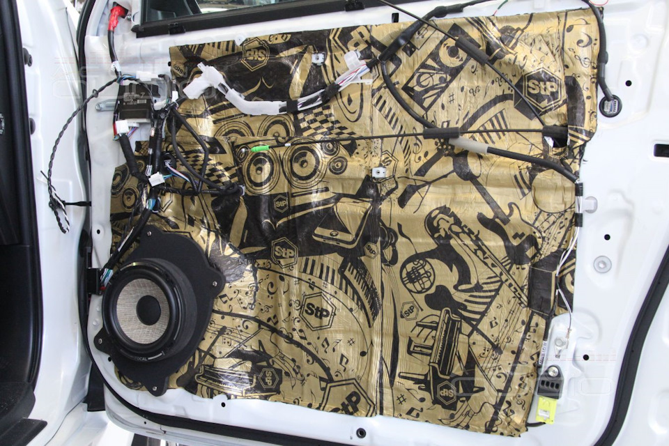 В Toyota Prado не только сабвуфер надо: новый уровень звука и новый ...