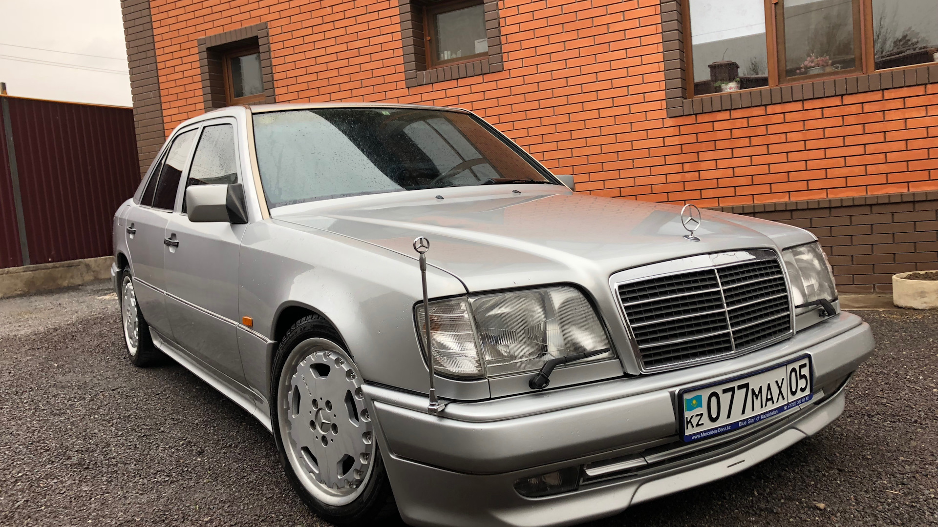 5.124. Мерседес 124 АМГ 2. 124 Мерседес АМГ В обвесе. Mercedes w124 обвес. W124 AMG обвес.