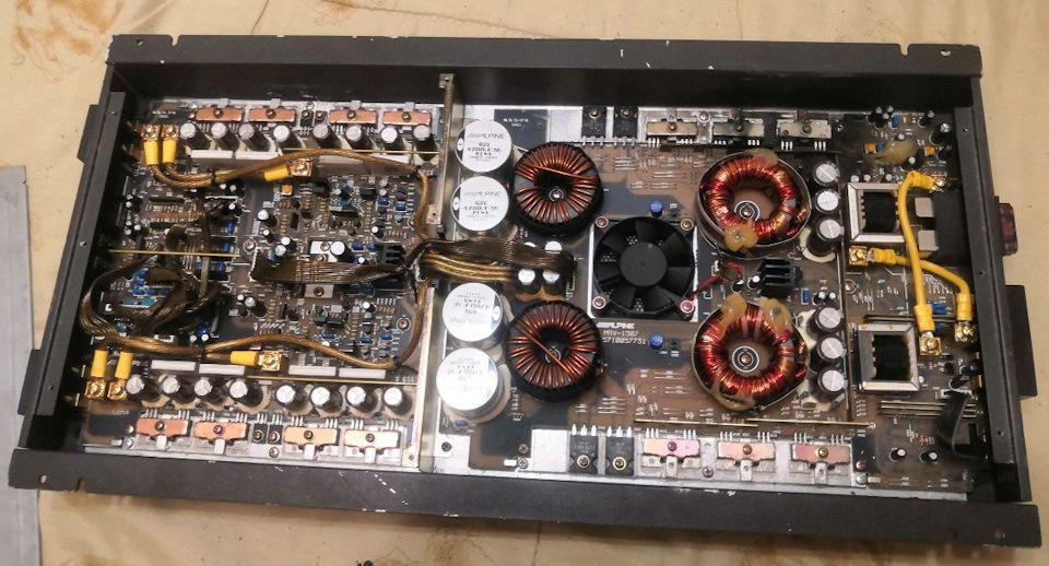 К нам едет…Alpine MRV-1507 — Subaru Outback (BH), 3 л, 2002 года