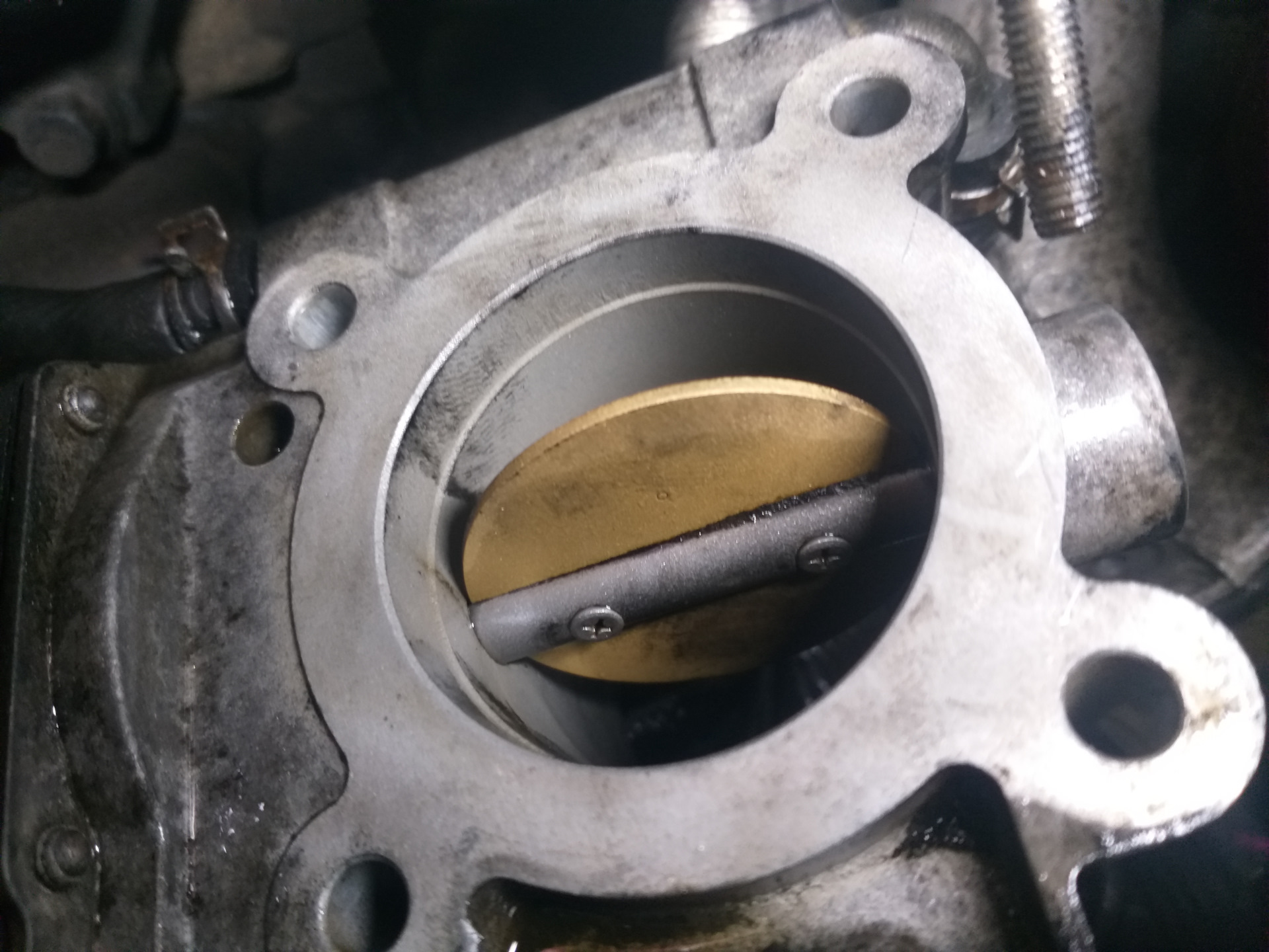 Чистим дроссельную заслонку RF7g — Mazda 5 (2G), 2 л, 2008 года ...