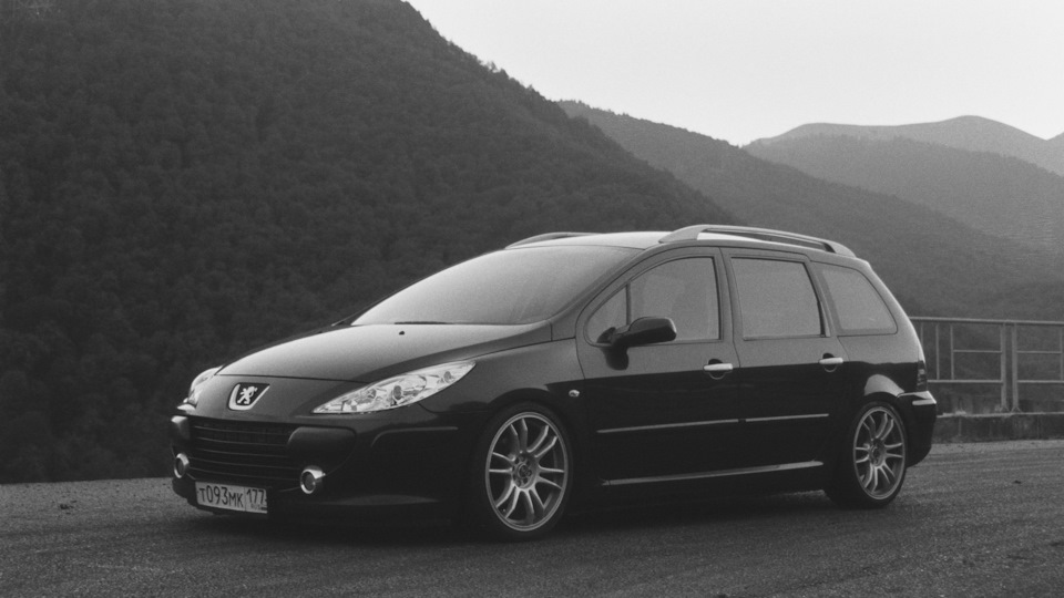 Peugeot 307 SW “stance wagon”