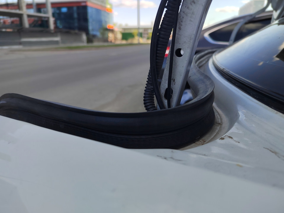 Замена уплотнителя багажника от ваз 2112 — Toyota Corolla (110), 1,5 л ...