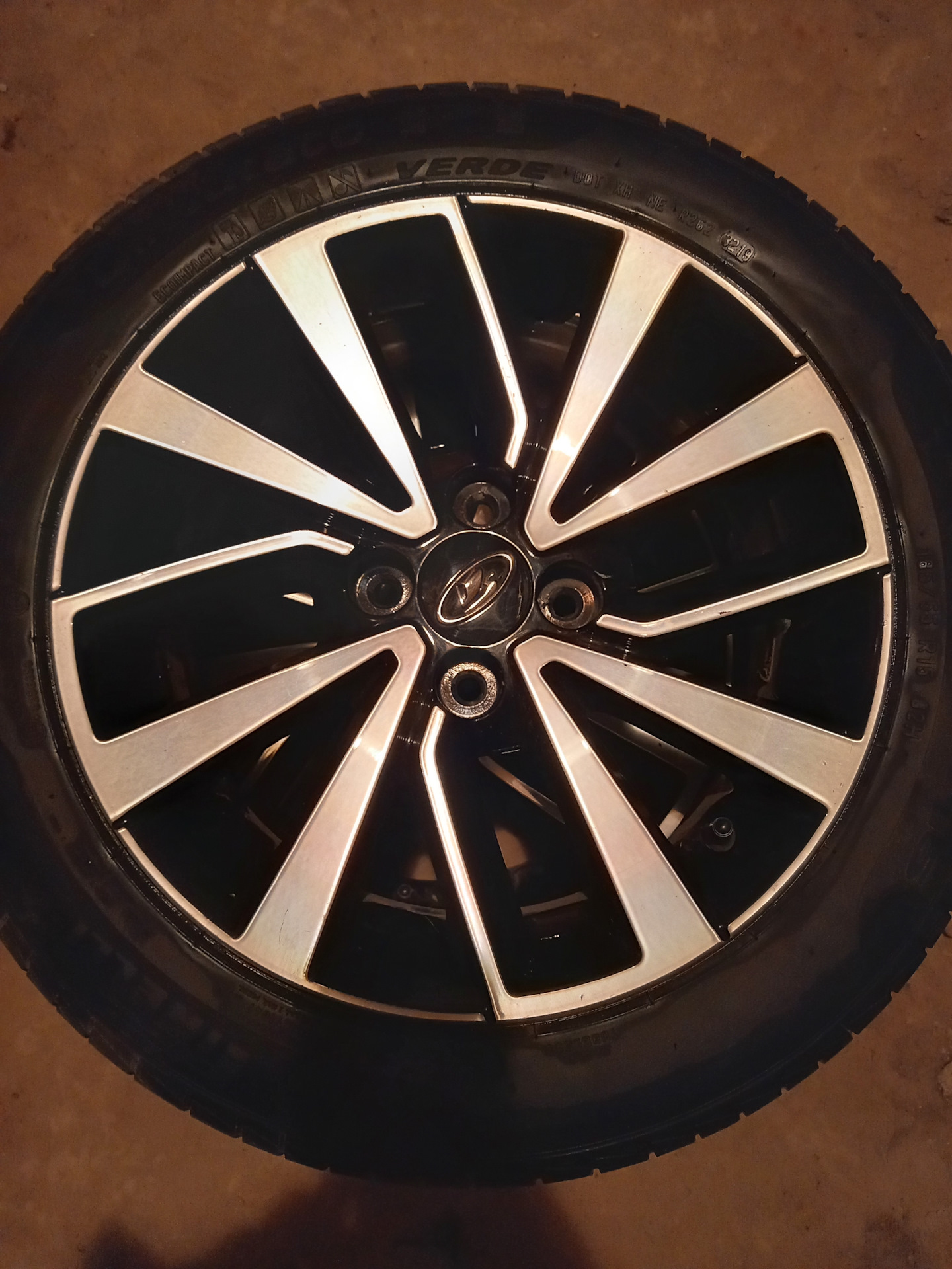 8450106891. Диск литой оригинальный на гранту 8450106891. 8450106891. 8450106891 диск колеса. 8450106891 диск колеса.