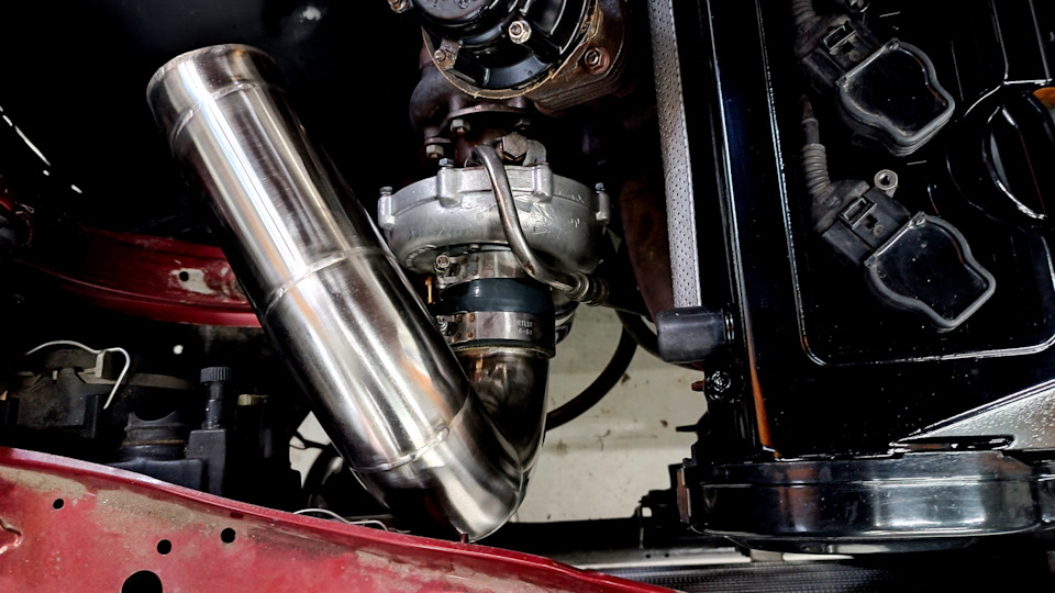 Inlet pipe на месте. — Audi 100 (C3)