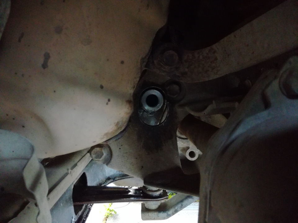 вот где находится эта пробка — Nissan X-Trail II (t31)