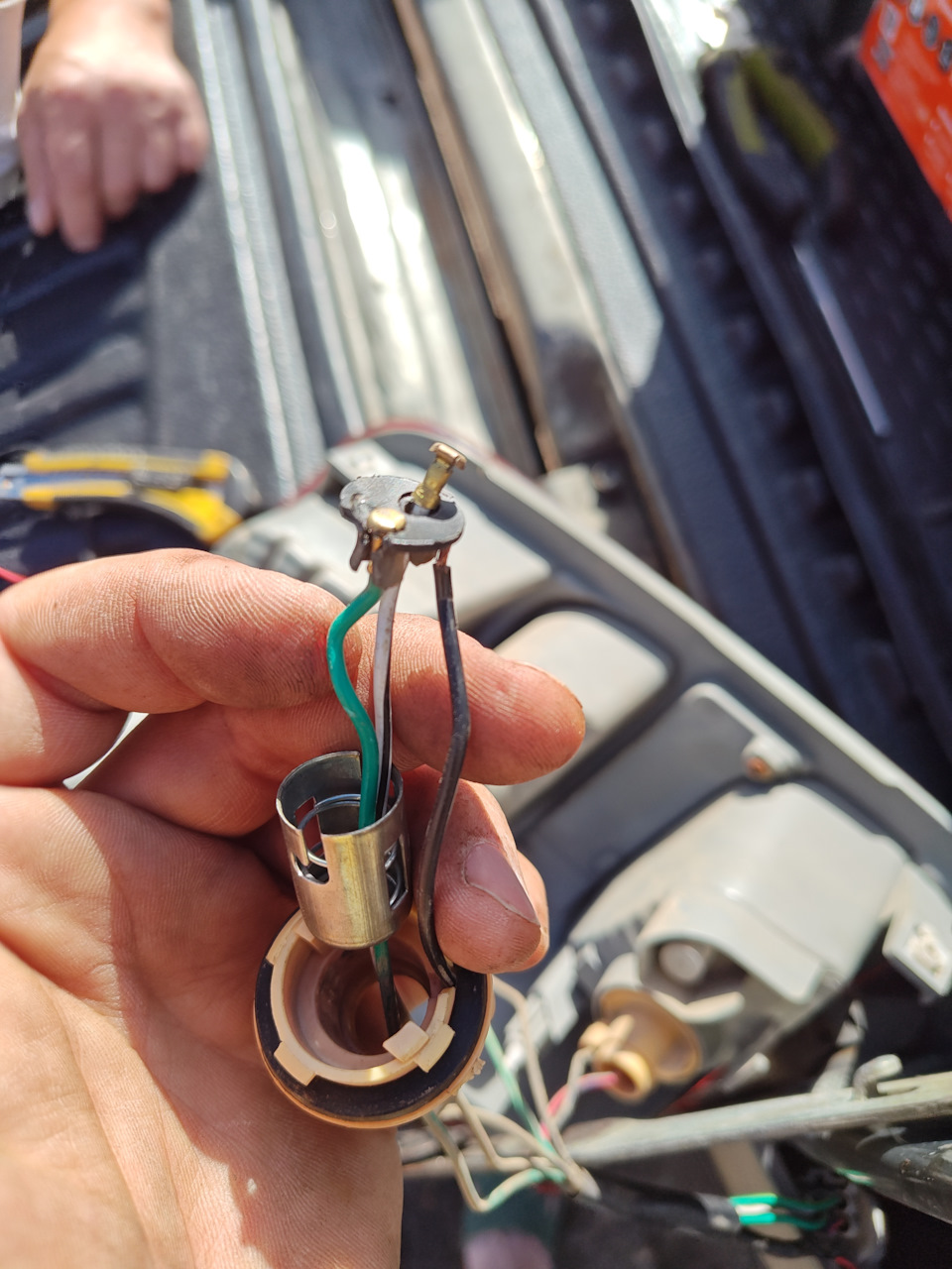 Виновник мероприятия — Mitsubishi L200 (5G)