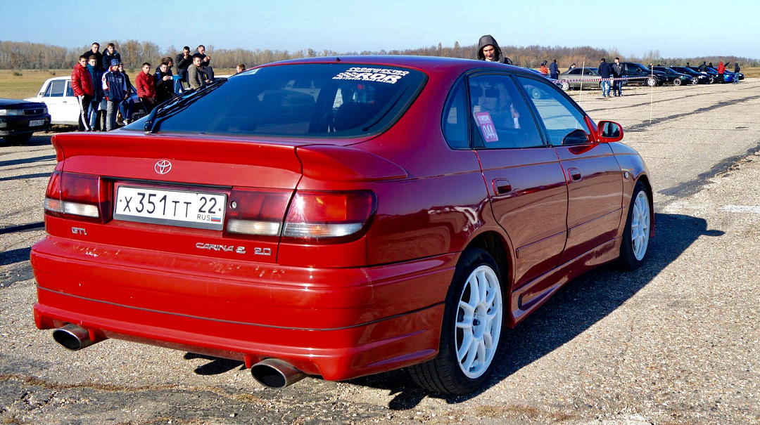 Toyota Carina ные Карина е