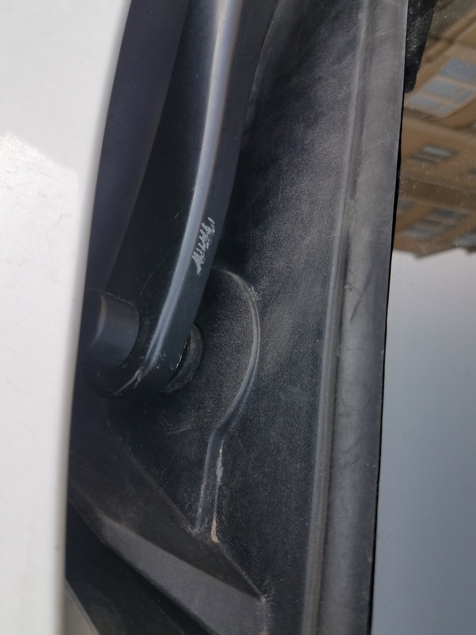 Заглушка под дворник — Opel Astra H, 1,6 л, 2011 года | запчасти | DRIVE2