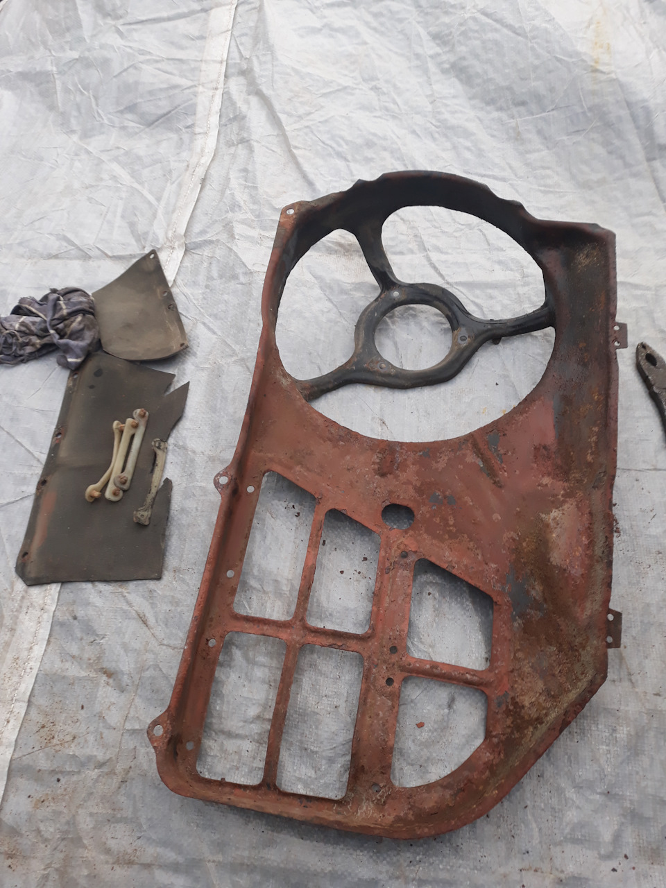 Замена радиатора и прокладки под клапанной крышкой — Audi 80 (B4), 2 л ...