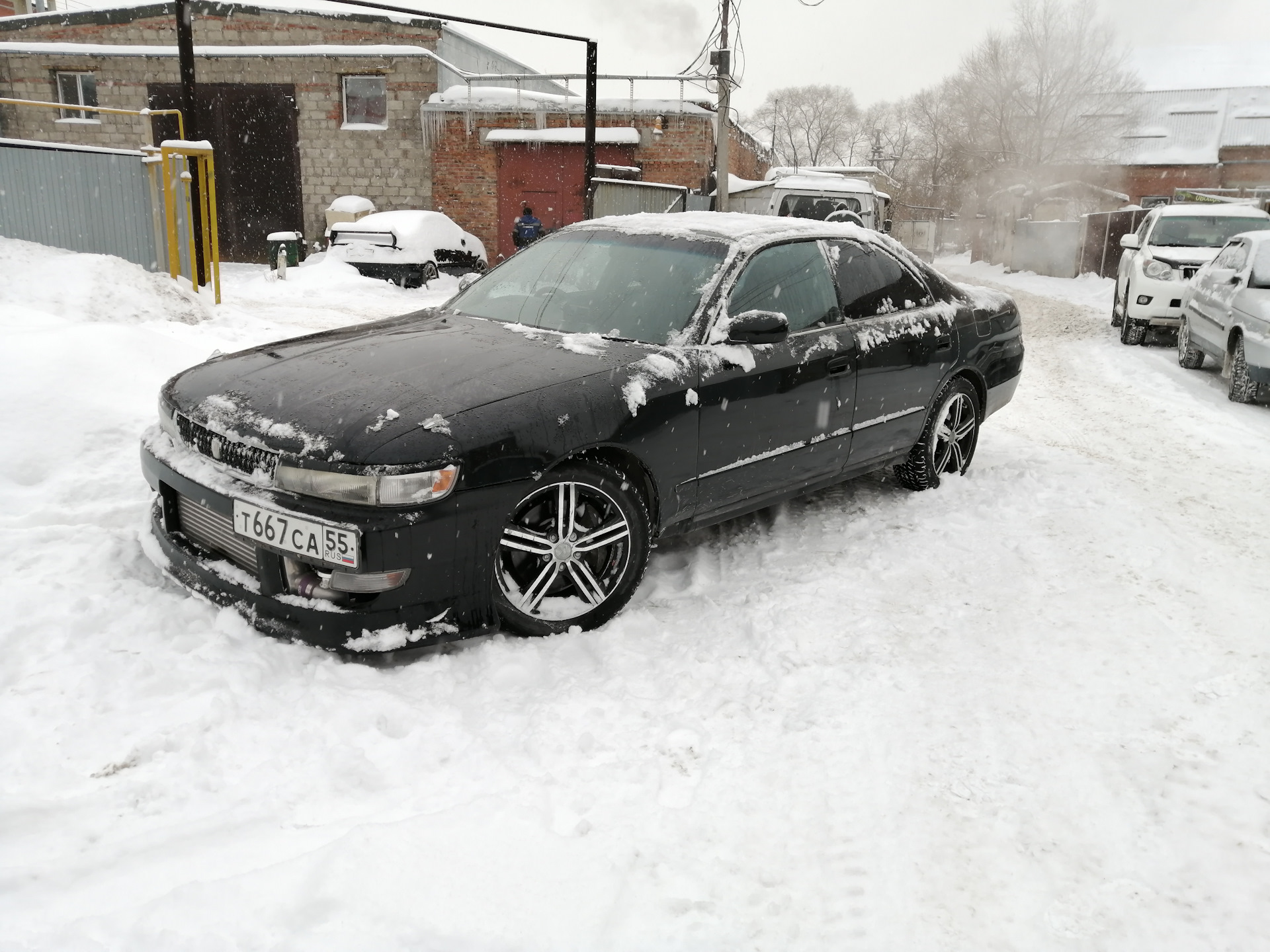 Тойота зима. Toyota Chaser зима. Чайзер 90 зимой. Чайзер 90 кузов зимой. Чайзер 2.5 зимой.