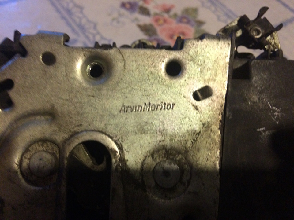 # 47 Замена замка водительской двери, светодиоды на пробу в ПТФ. — Lada ...