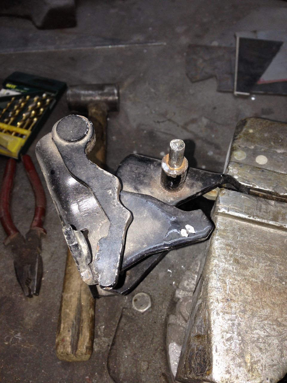 Ремонт дверной петли. — LAURA 3, 2,8 л, 1986 года | своими руками | DRIVE2