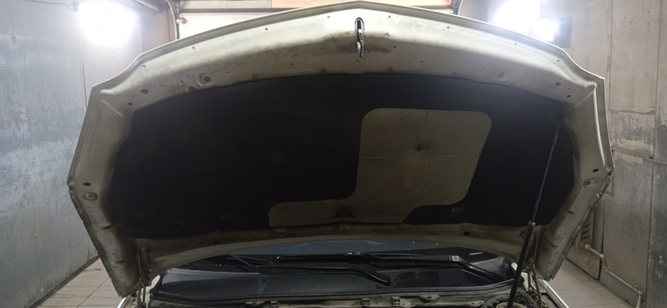 КАПОТ ВНУТРИ ДО МОЙКИ — Opel Insignia (1G)