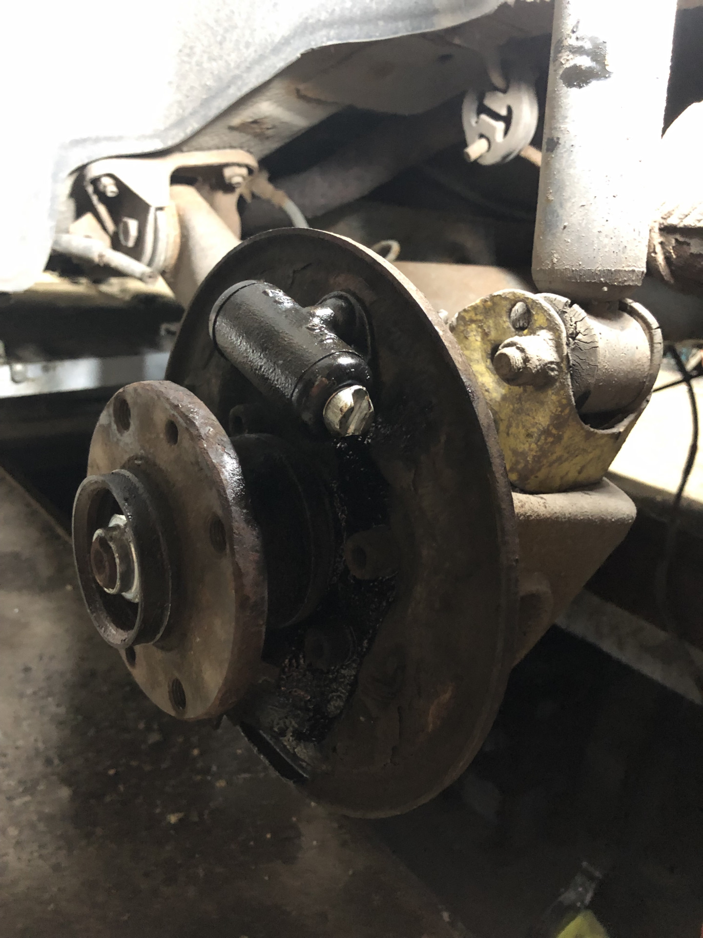 Задние тормоза (Замена тросов, колодок и цилиндра) — Lada Калина ...