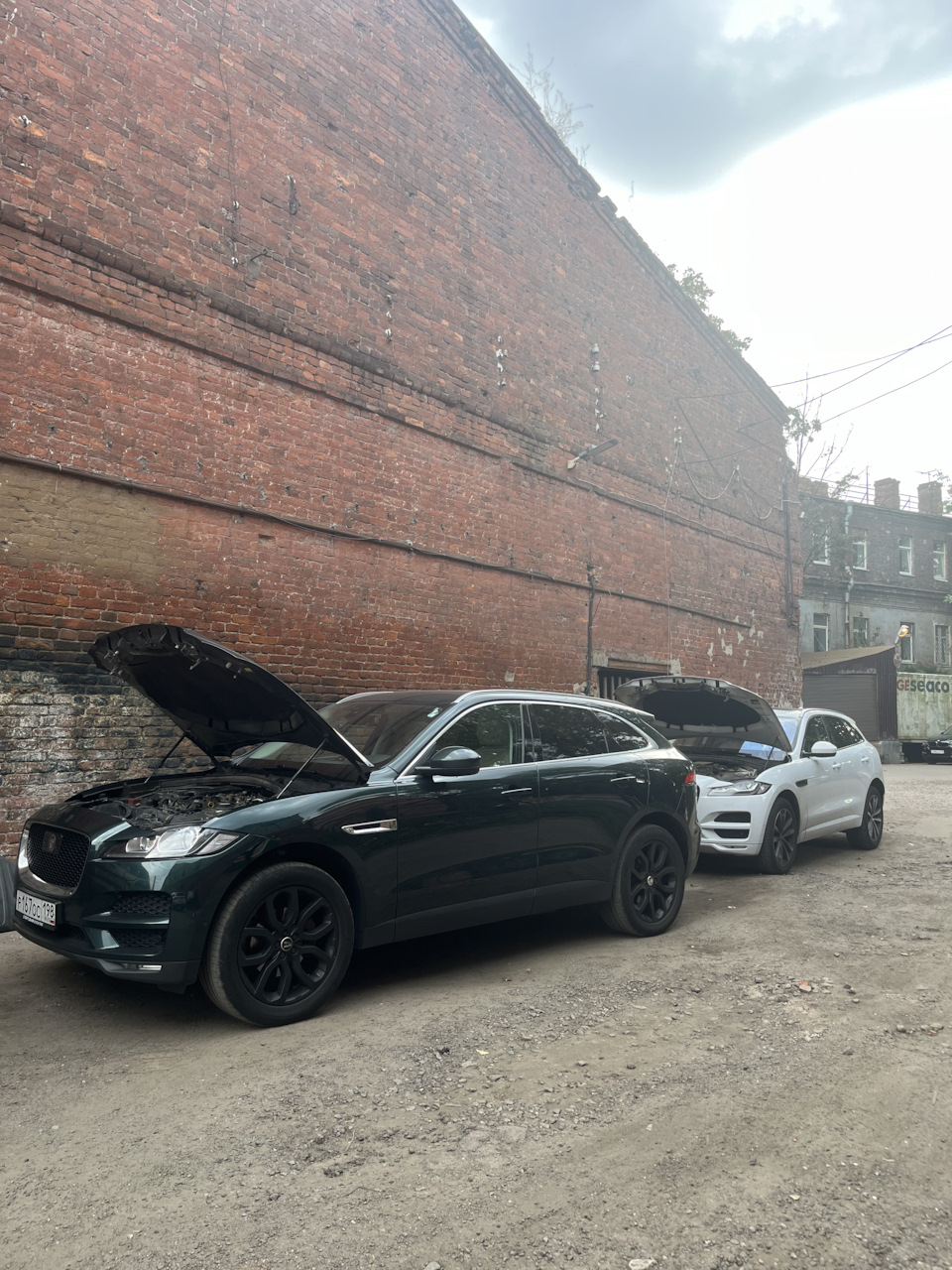 Продажа — Jaguar F-Pace, 2 л, 2017 года | продажа машины | DRIVE2