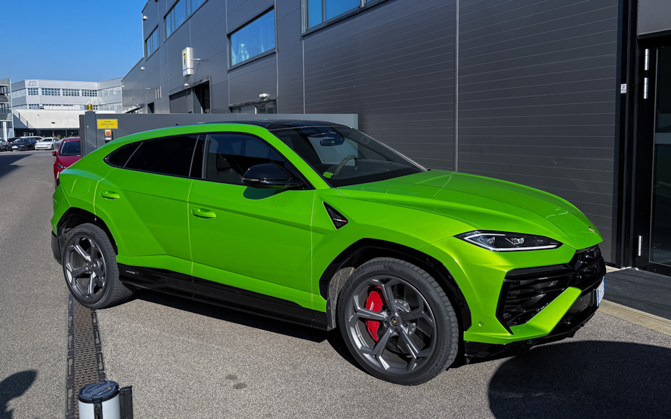 Интересный цвет. На фото не такой красивый. — BMW M8 (F92)