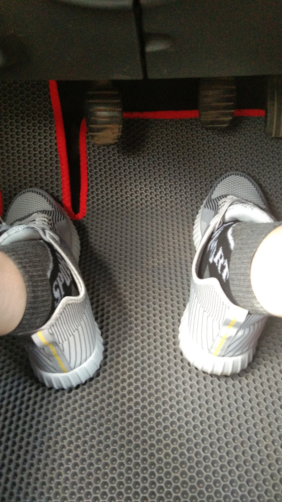 Эва коврики в Меган мне😜😝😃👍👍👍 — Renault Megane II, 1,6 л, 2007 года ...