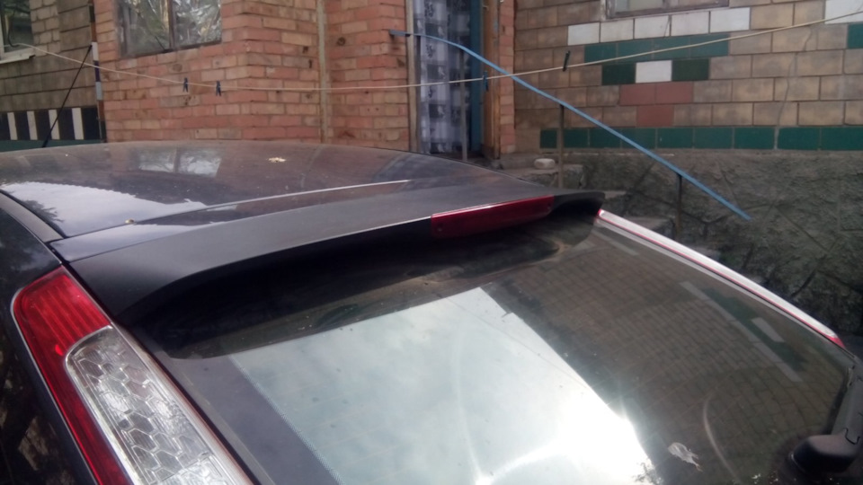 спойлер испанец — установил — Ford Focus Hatchback II, 1,6 л, 2009 года ...
