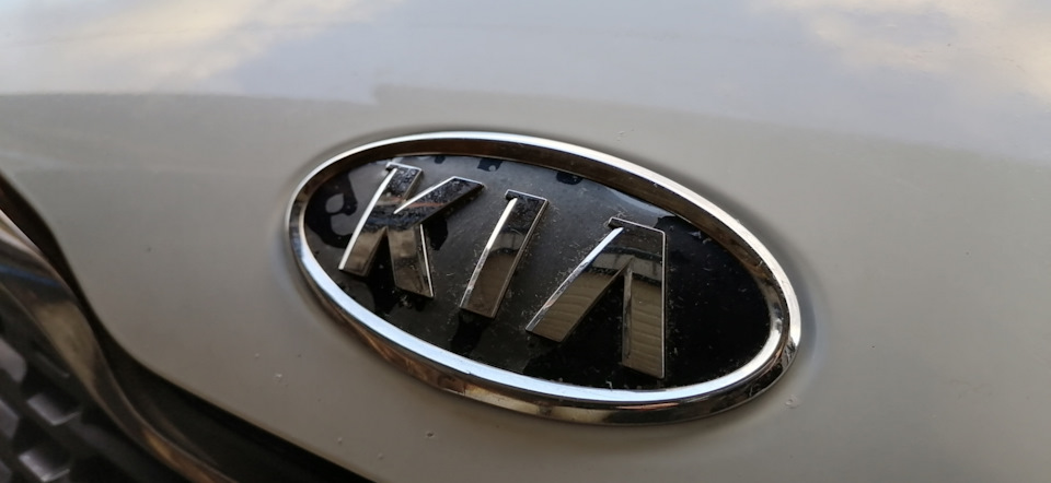 Замена эмблемы Киа — KIA Rio (3G), 1,4 л, 2012 года | стайлинг | DRIVE2