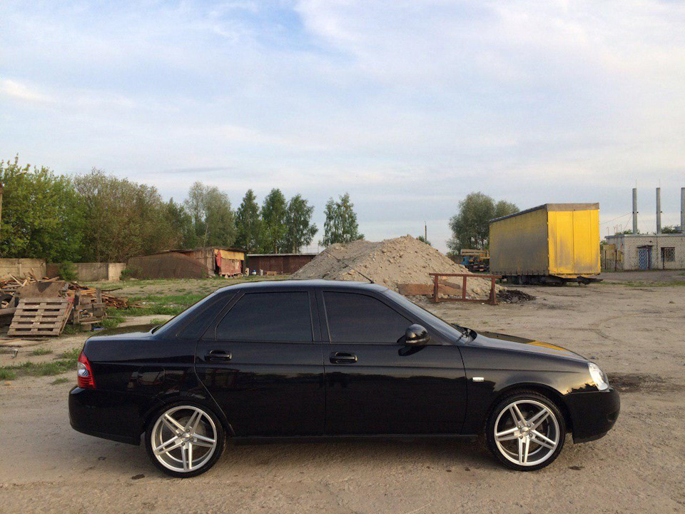 Приора седан на дисках фото новые диски vossen cv5 - Lada Приора седан, 1,6 л, 2016 года колёсные диски DRIV