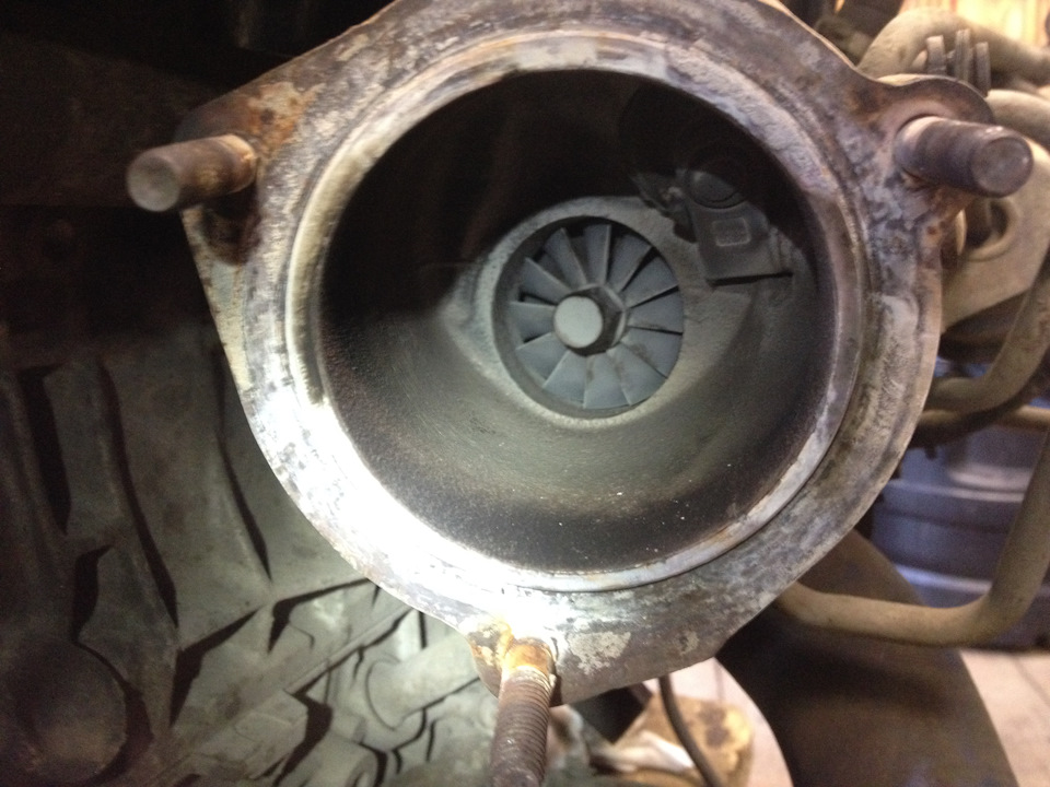 Пятна на крыльчатке — следы от пальцев :) — Ford Focus Hatchback II