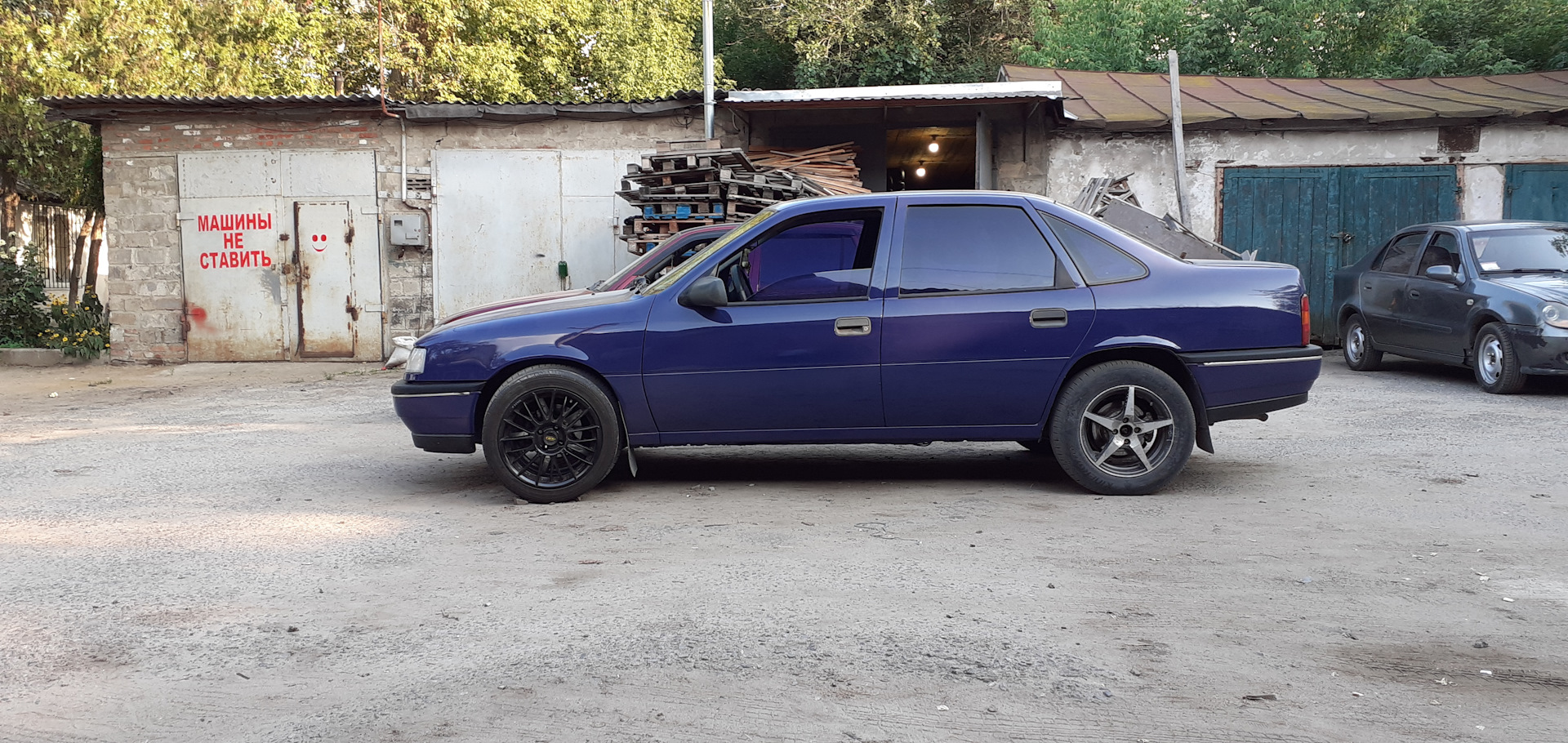 Примерка.Тапки:Dotz rapier dark.R16 4*100 7J ET38. — Opel Vectra A, 2 л,  1989 года | колёсные диски | DRIVE2