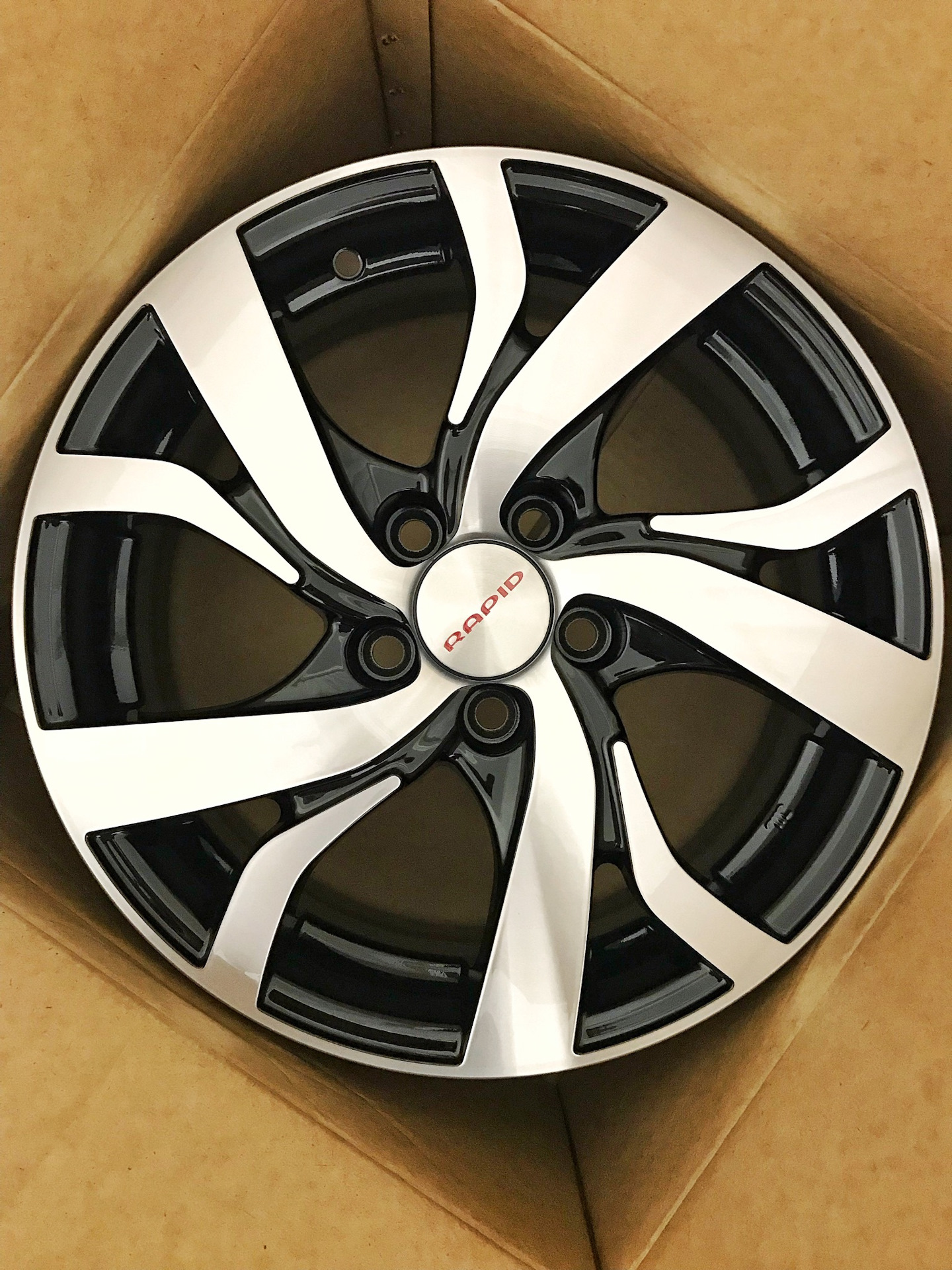 Диски кик лилиом r16 на солярис. Кик палермо-оригинал 6xr15 5x100. Диски кик алмаз черный r16. Литые диски палермо. Диски литые r16 палермо дарк платинум.