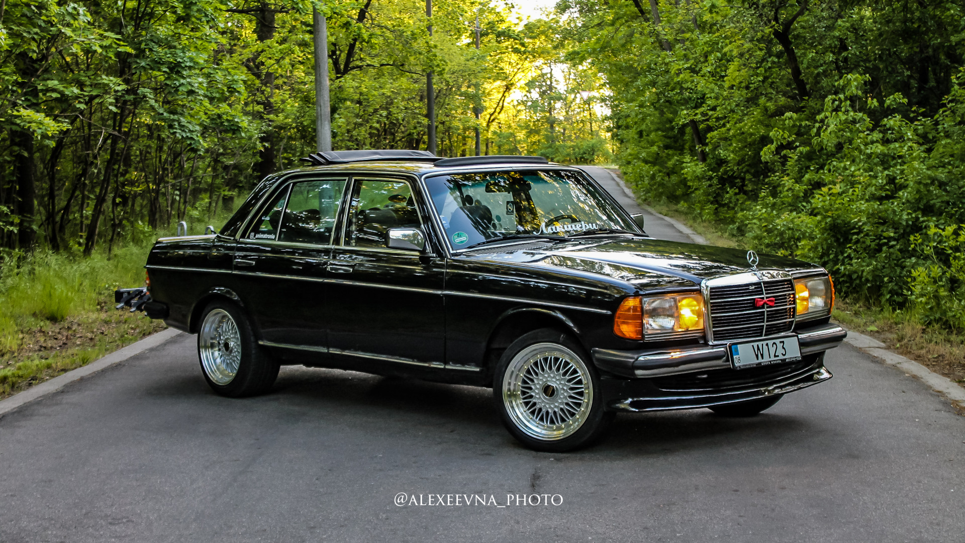 Mercedes-Benz W123 2.4 дизельный 1978 | Black Baron на DRIVE2