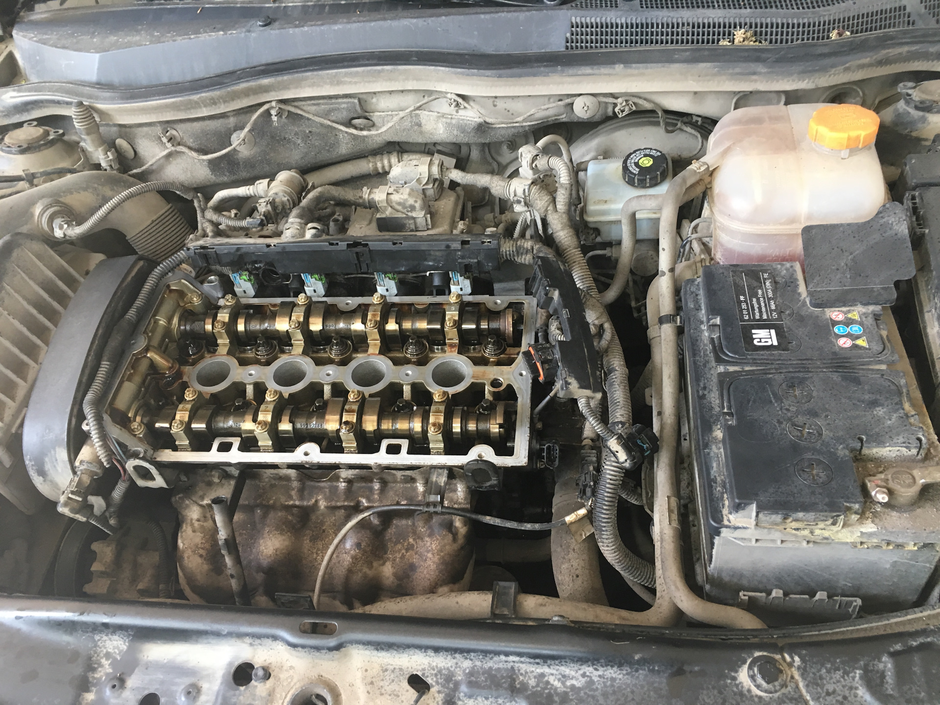 Замена прокладки клапанной крышки (дубль 2) — Opel Astra H, 1,6 л, 2013 ...