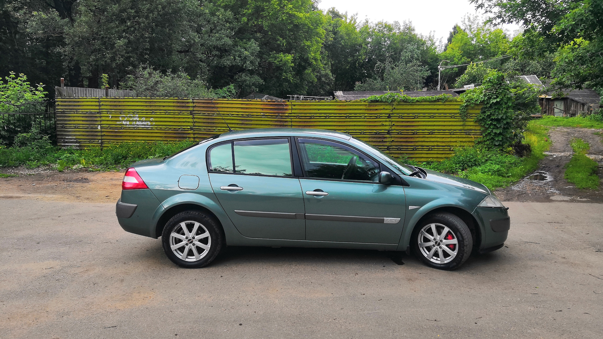 Renault Megane II 1.6 бензиновый 2005 | Зелёный перламутр на DRIVE2