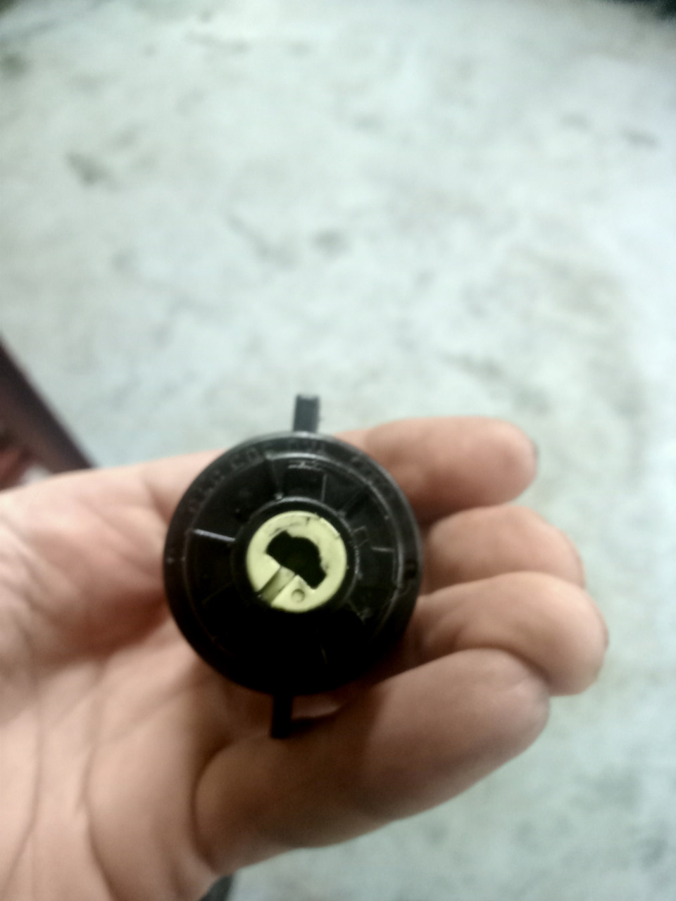 Заклинил ключ в замке зажигания — Volkswagen Passat B5, 1,8 л, 1998 ...