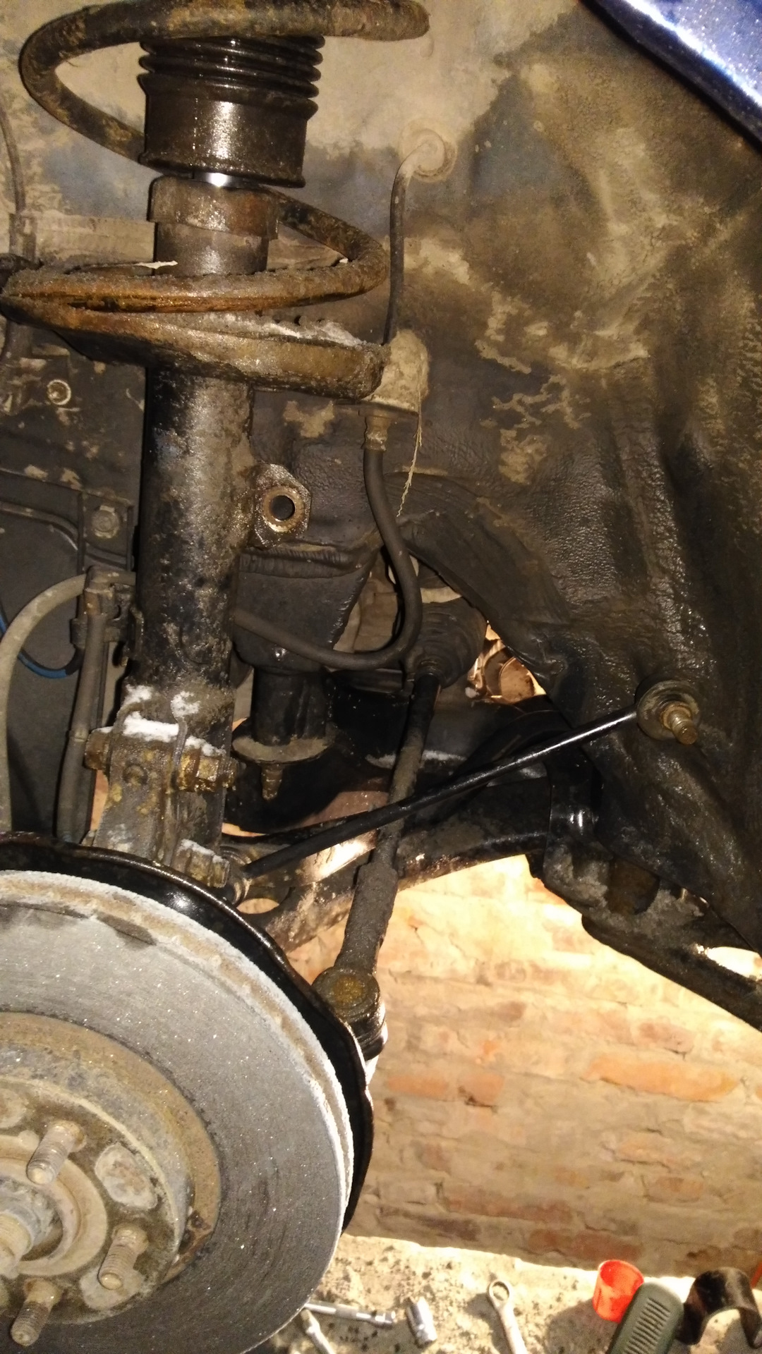 Замена стоек и втулок переднего стабилизатора — Toyota Allion (T240), 1 ...