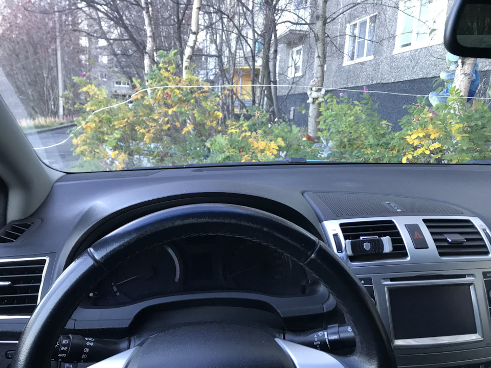 Замена лобового стекла — Toyota Avensis III, 1,8 л, 2012 года ...